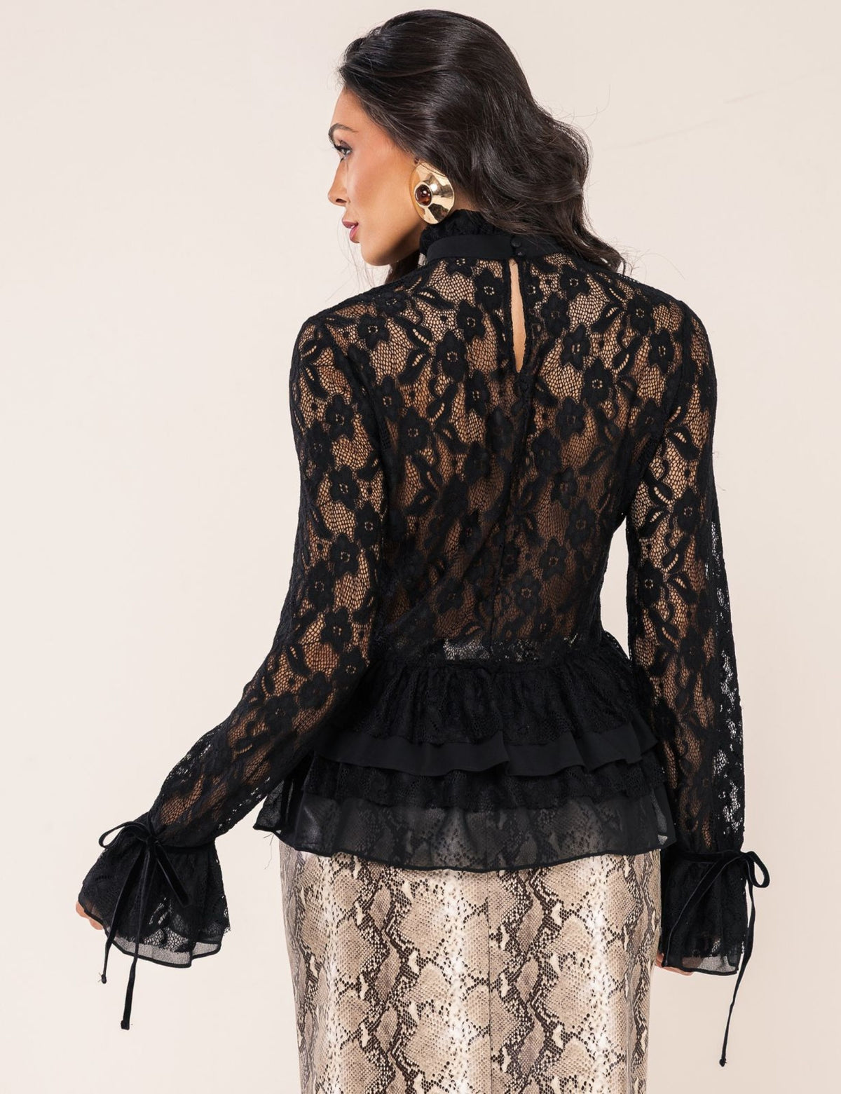 Camisa em Renda Flora - Preta