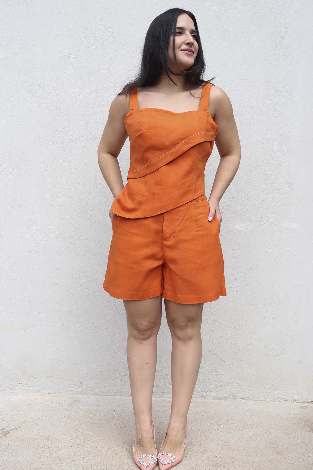 Conjunto de Short e Blusa Assimétrica - Laranja