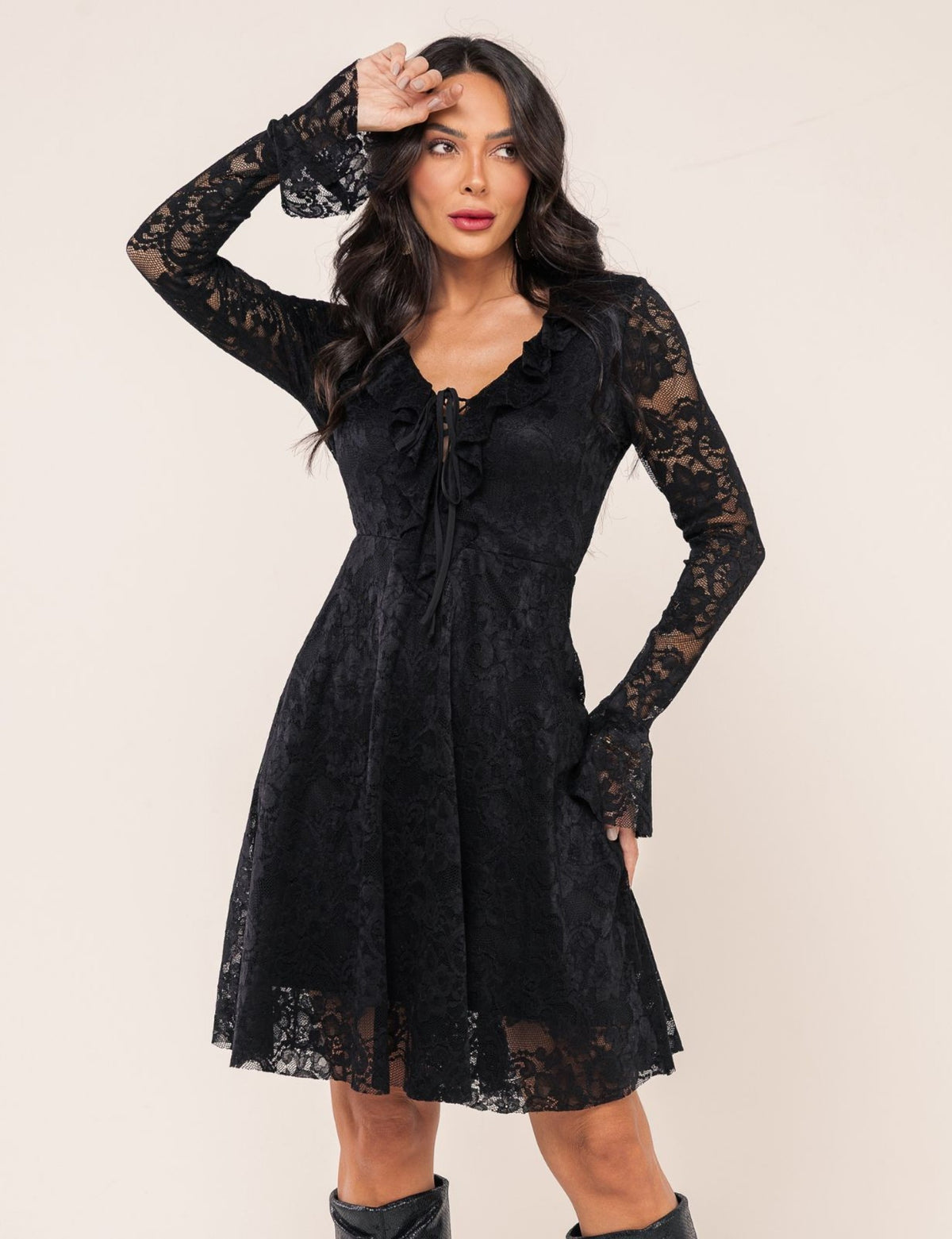 Vestido em Renda Lavínia - Preto