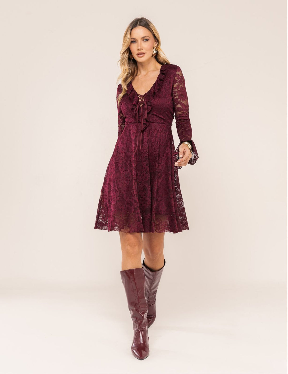 Vestido em Renda Lavínia - Vinho