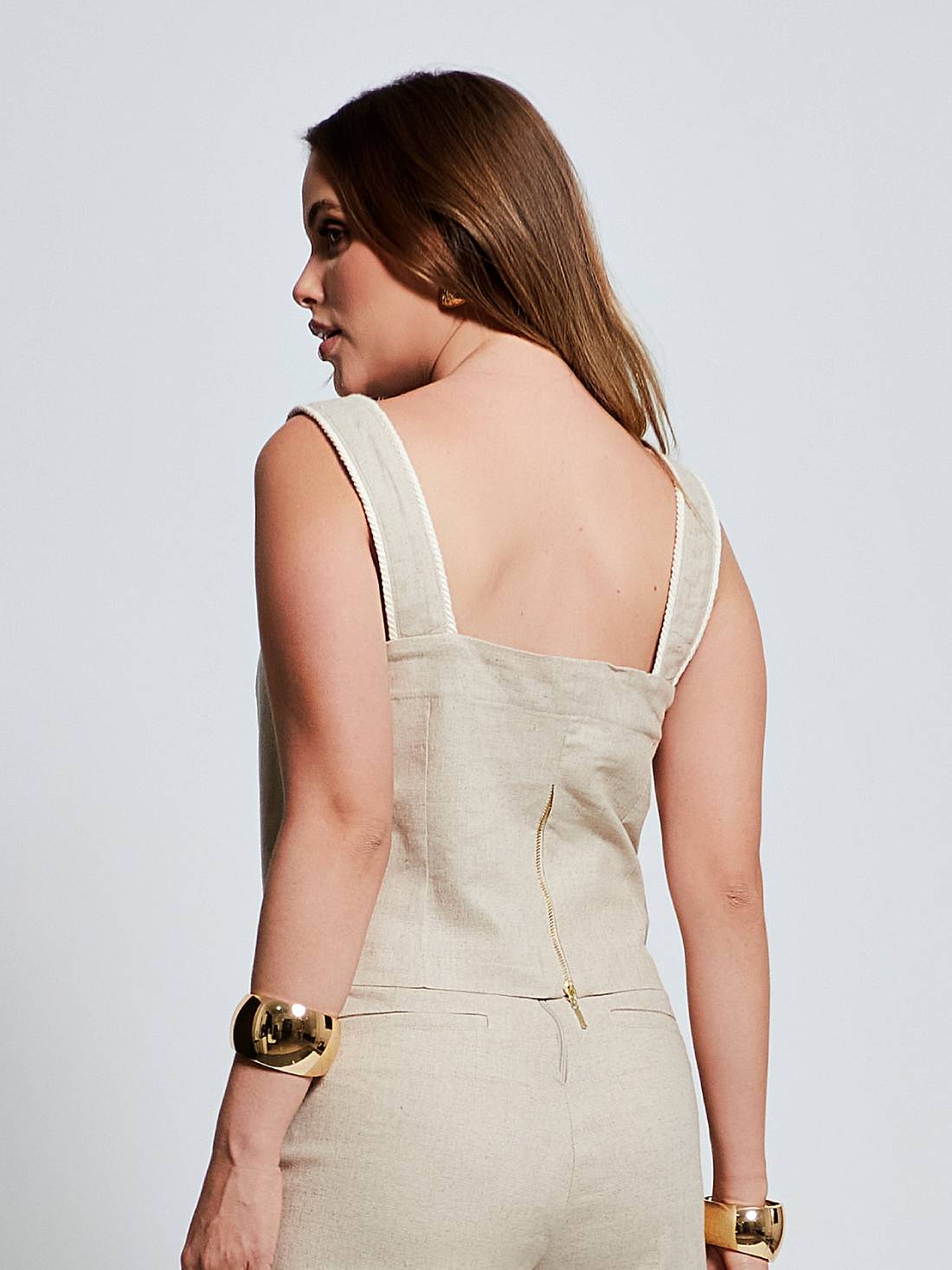 Blusa Mamorena de Alça em Linho com Elastano com Detalhe de Cordão