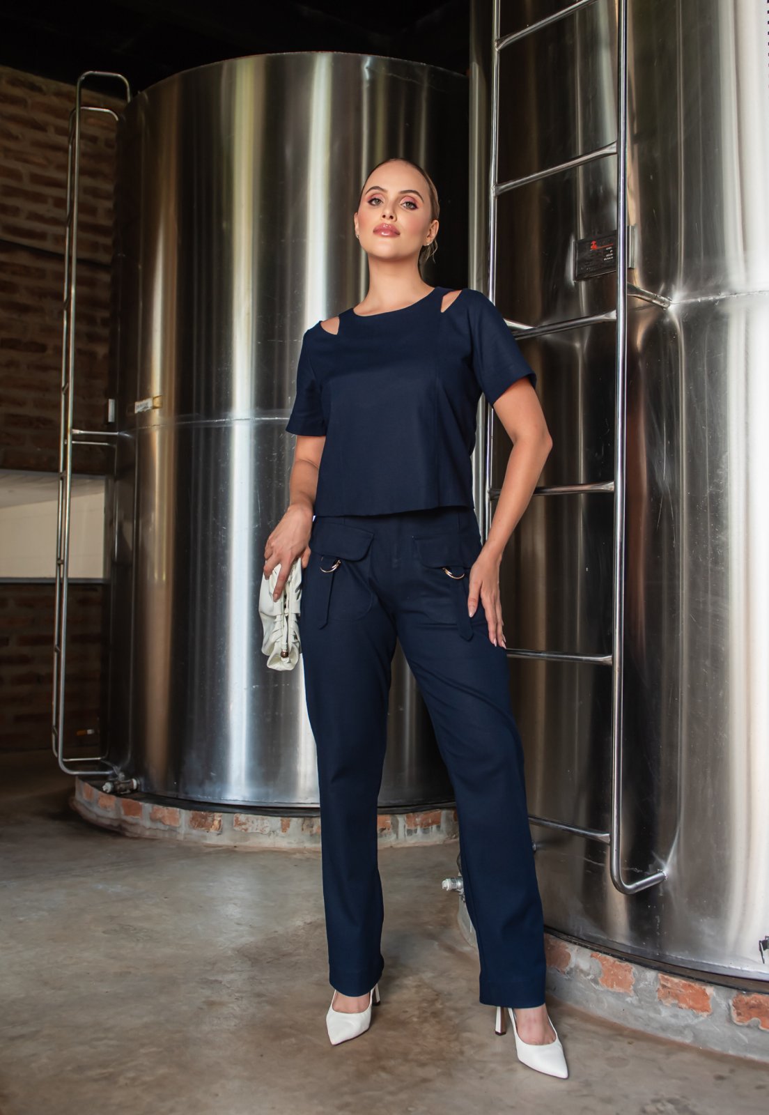 Blusa Mamorena em Linho com Elastano e Detalhe em Recorte no Ombro