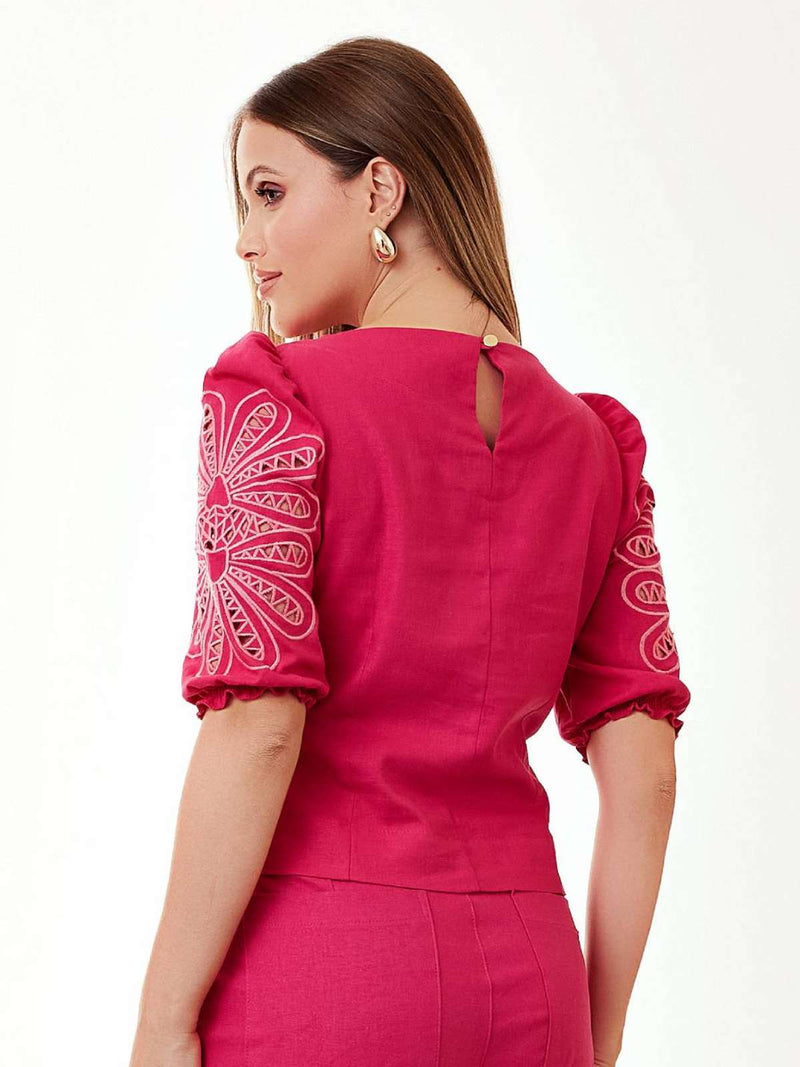 Blusa Mamorena em Linho Misto de Manga Curta com Bordado Eletronico
