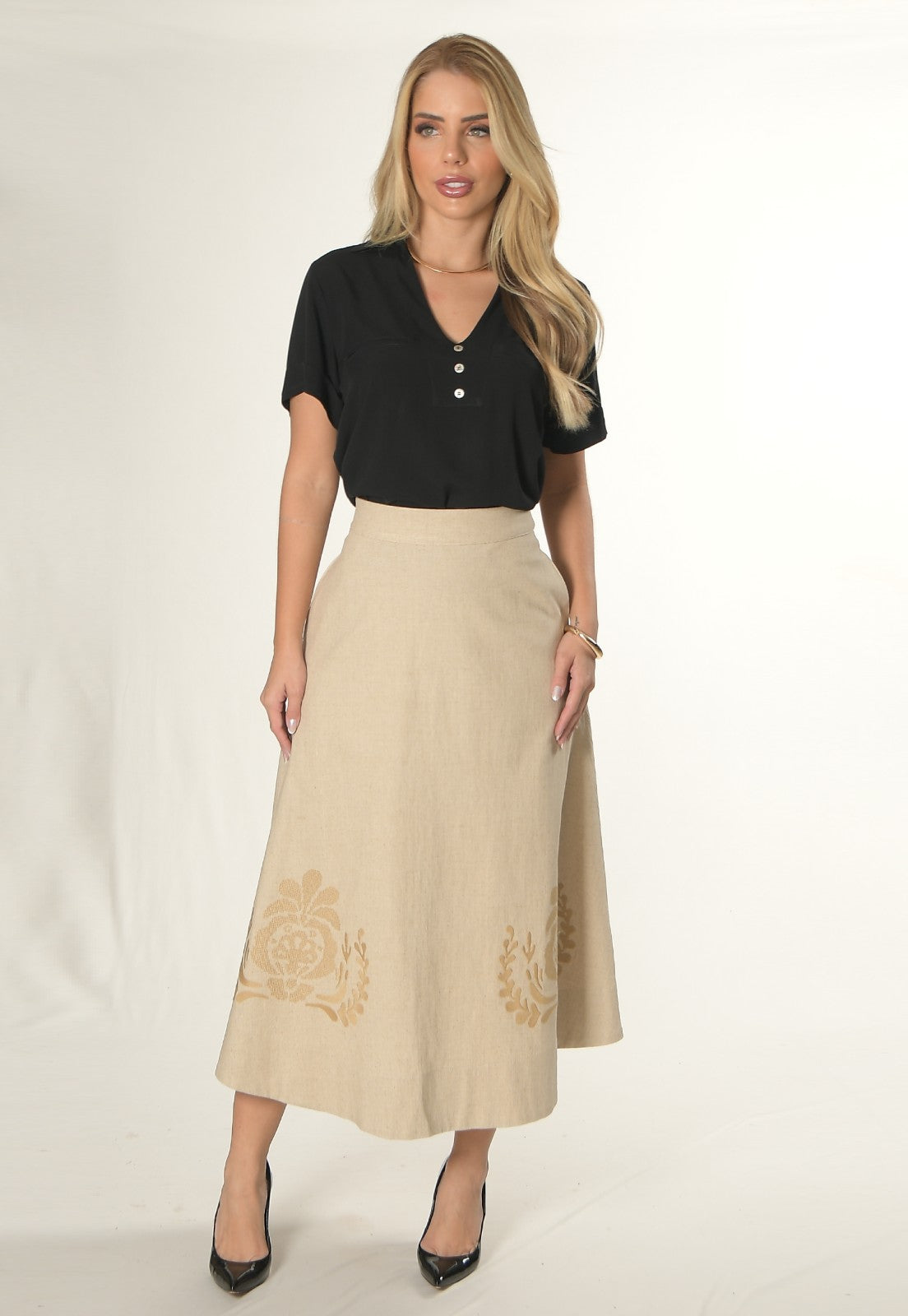 Blusa Mamorena em Viscolinho com Bolso Embutido e Detalhes em Botão