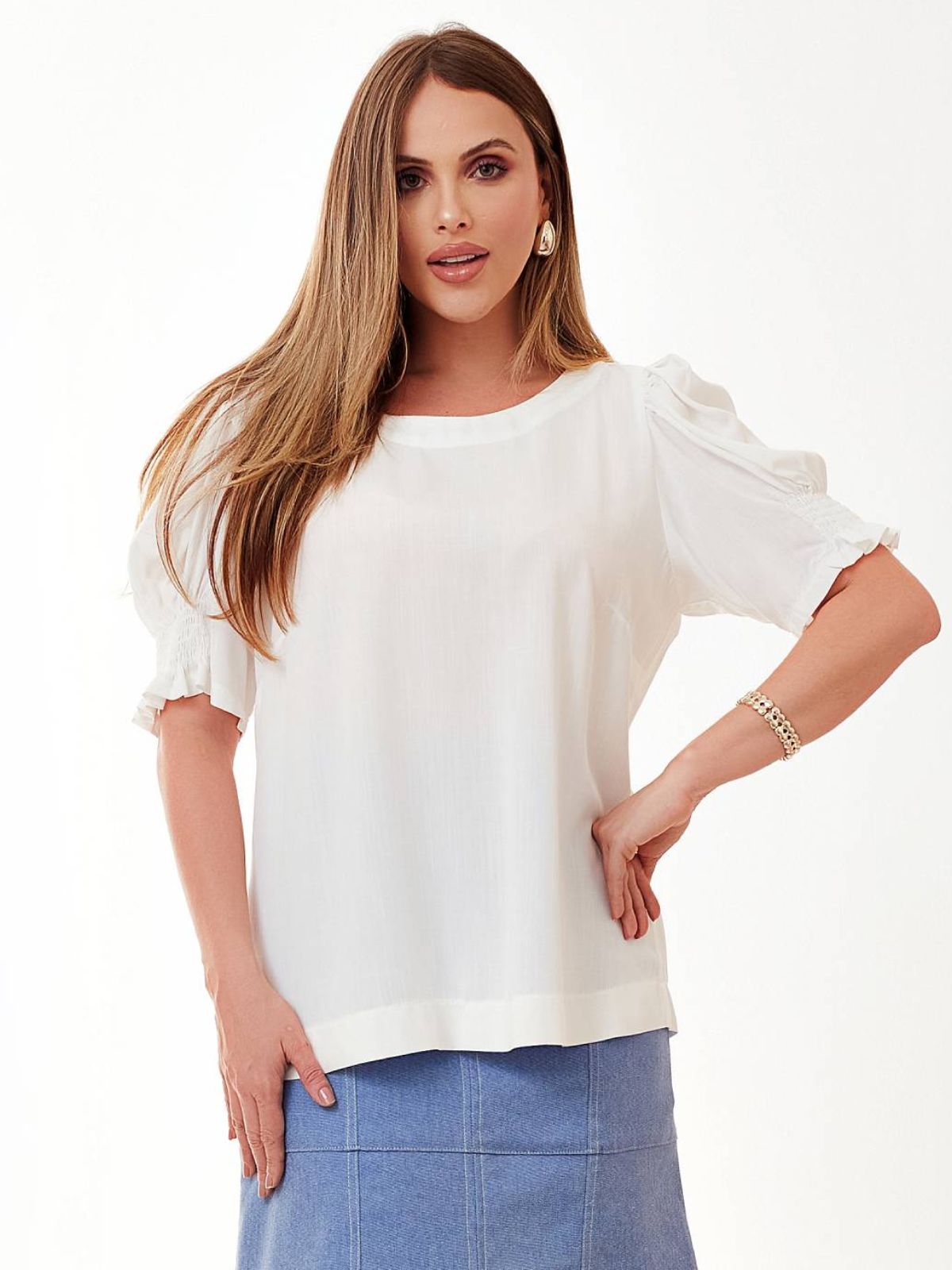 Blusa Mamorena em Viscolinho com Manga Franzida e Lastex