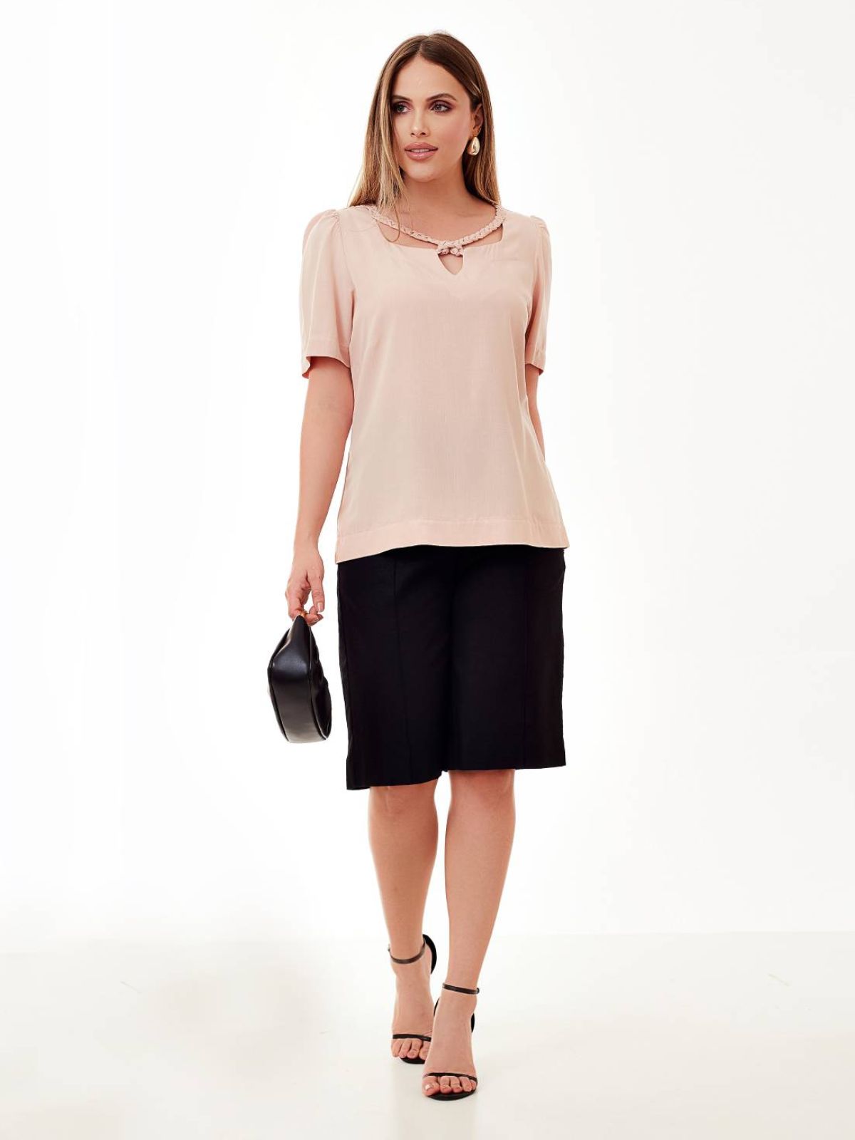 Blusa Mamorena em Viscolinho com Trança no Busto