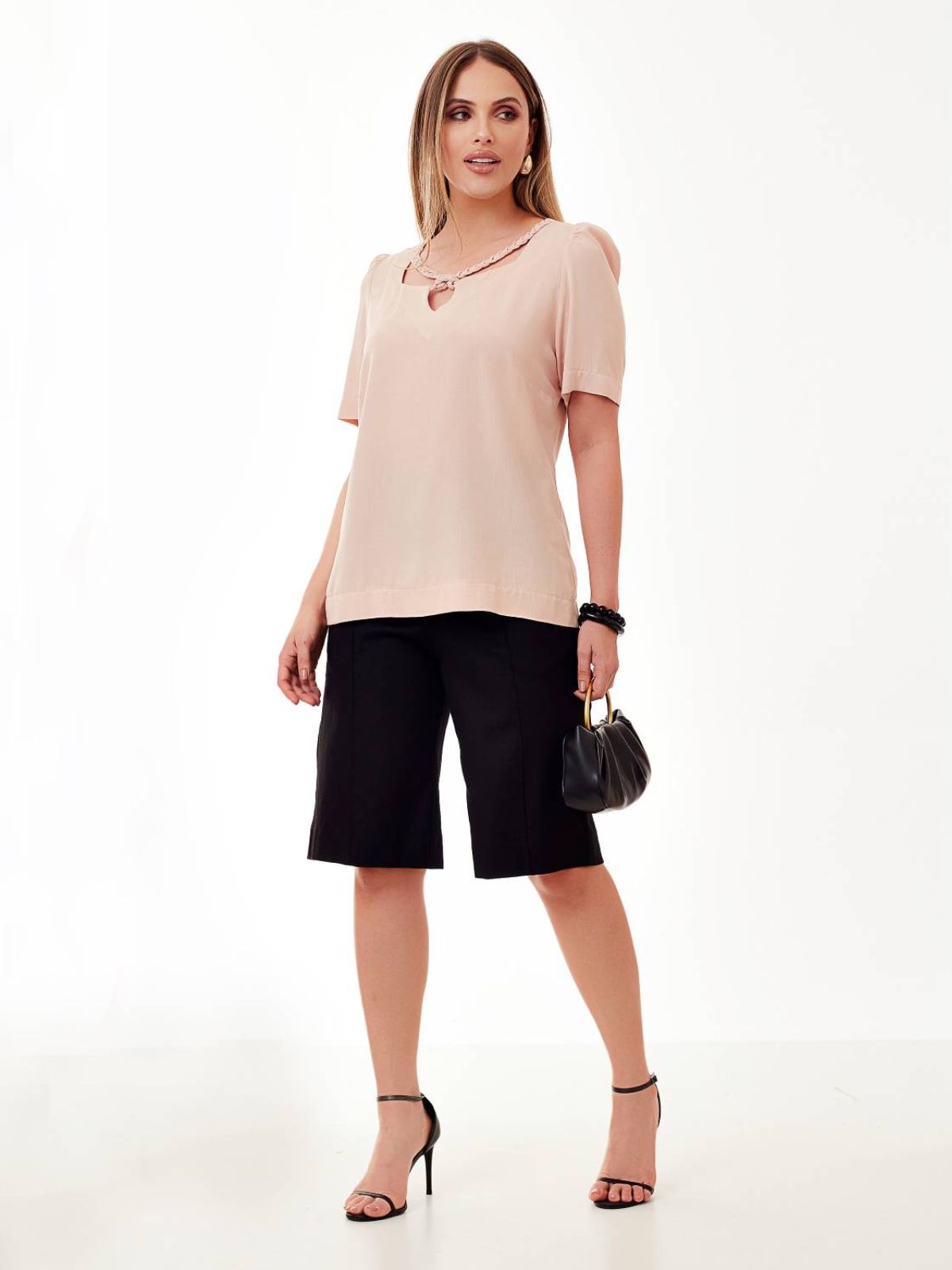 Blusa Mamorena em Viscolinho com Trança no Busto