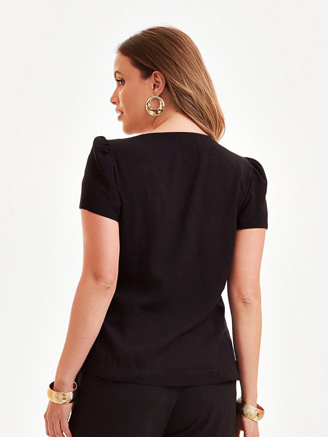 Blusa Mamorena em Viscolinho de Manga Curta com Detalhes em Pregas