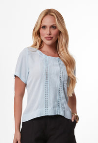 Blusa Mamorena em Viscolinho Decote Redondo com Entremeios e Pregas