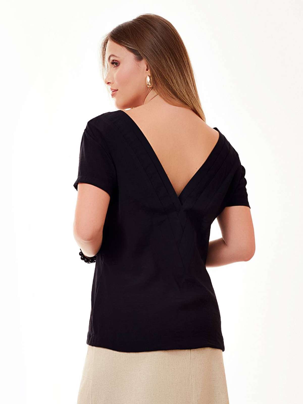 Blusa Mamorena em Viscose Flame com Decote de Pregas nas Costas