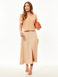 Blusa Mamorena em Viscose Sarjada com Bordado de Maquina nas Mangas