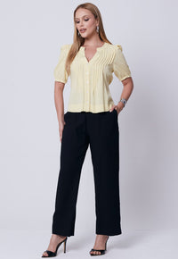 Blusa Mamorena Manga Curta Bufante em Viscolinho com Detalhes em Pregas