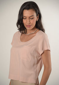 Blusa Mamorena Manga Curta em Viscolinho com Detalhe de Bolso