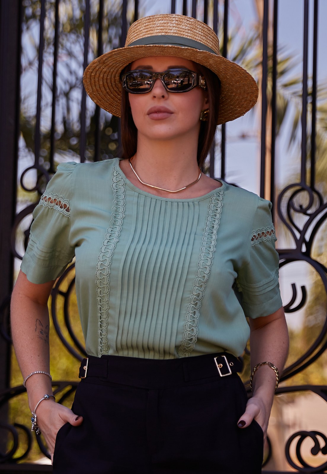 Blusa Mamorena Manga Curta em Viscolinho com Entremeios e Pregas