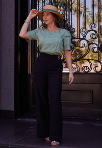 Blusa Mamorena Manga Curta em Viscolinho com Entremeios e Pregas