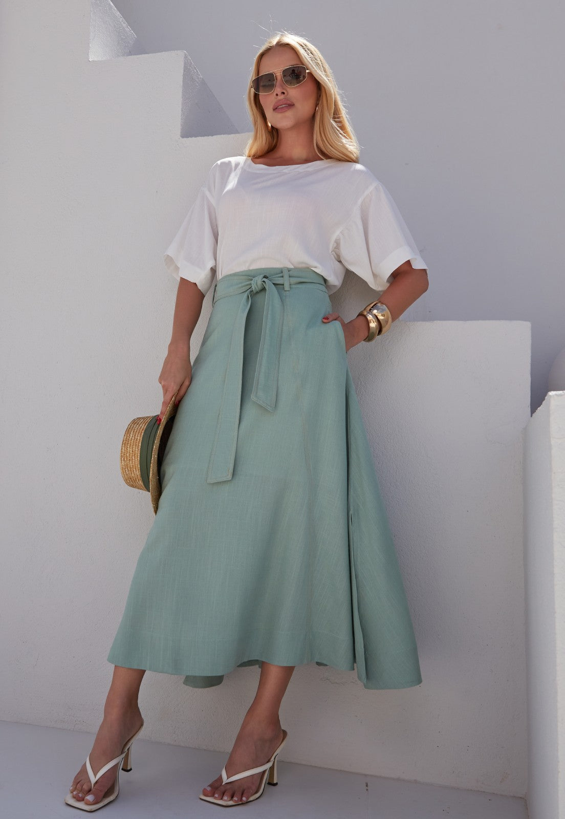 Blusa Mamorena Manga Curta em Viscolinho com Renda Vazada nas Costas