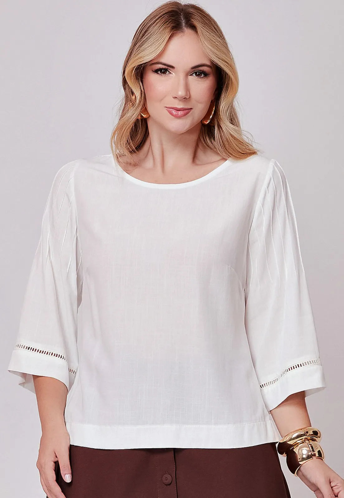 Blusa Mamorena Mangas 7/8 em Viscolinho com Detalhe de Ponto Palito nas Mangas