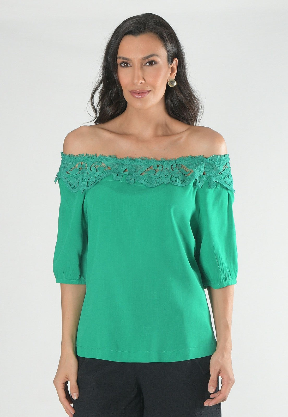 Blusa Mamorena Ombro a Ombro com Renda no Decote