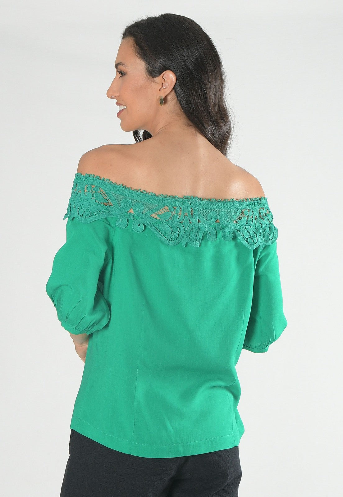 Blusa Mamorena Ombro a Ombro com Renda no Decote