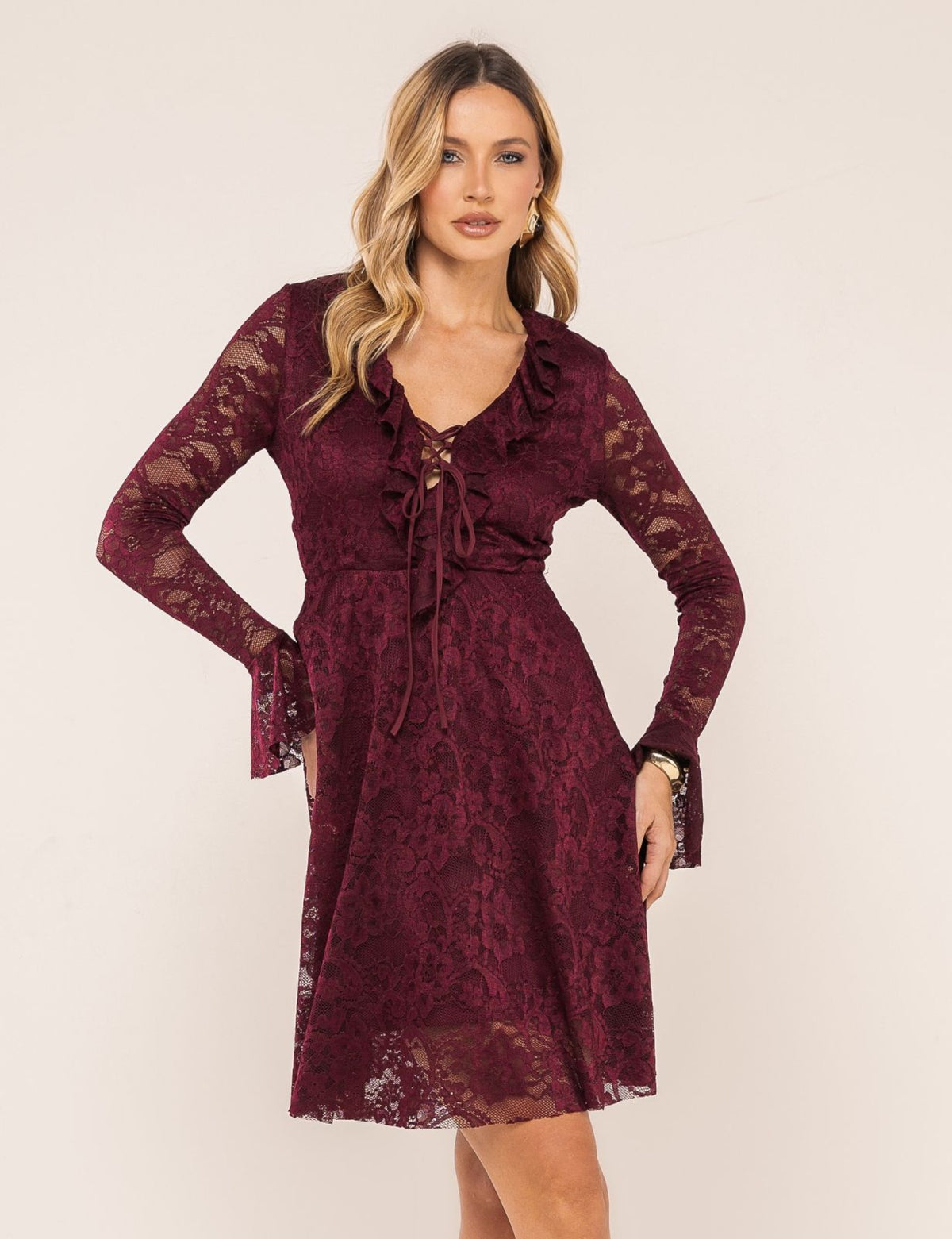 Vestido em Renda Lavínia - Vinho