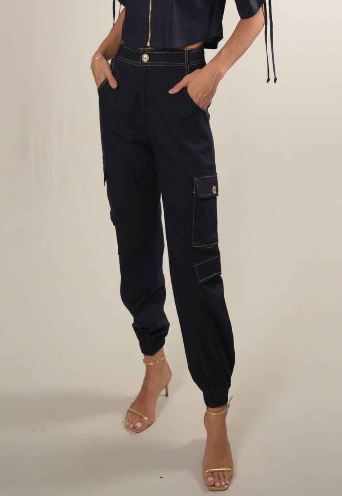 Calça  Mamorena Jogger em Linho com Elastano com Bolso Cargo