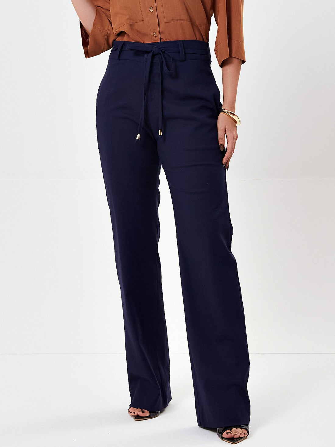 Calça Mamorena em Linho com Elastano em Base Reta com  Cinto do Mesmo Tecido