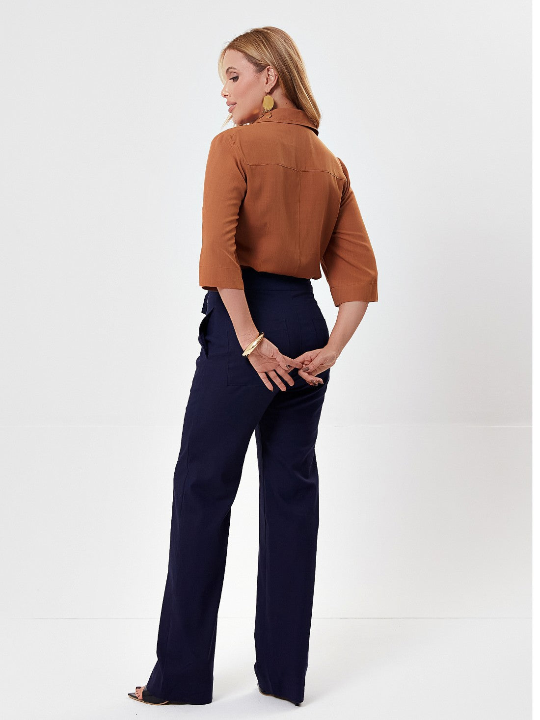 Calça Mamorena em Linho com Elastano em Base Reta com  Cinto do Mesmo Tecido