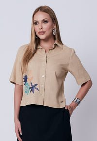 Camisa Mamorena Manga Curta em Linho com Frente Bordada