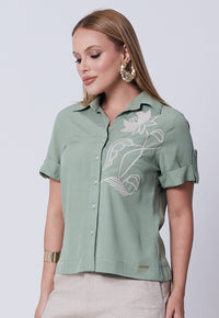 Camisa Mamorena Manga Curta em Viscolinho com Frente Bordada