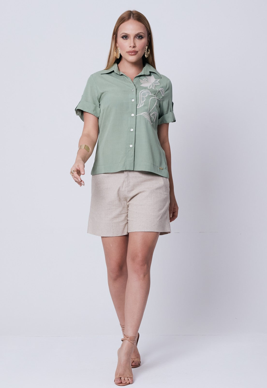 Camisa Mamorena Manga Curta em Viscolinho com Frente Bordada