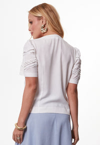 Camisa Mamorena Manga Curta em Viscolinho Com Renda e Botões de Madrepérola