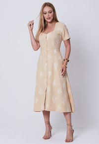 Chemise Mamorena Midi de Manga Curta em Tecido Bordado com Botões Encapados