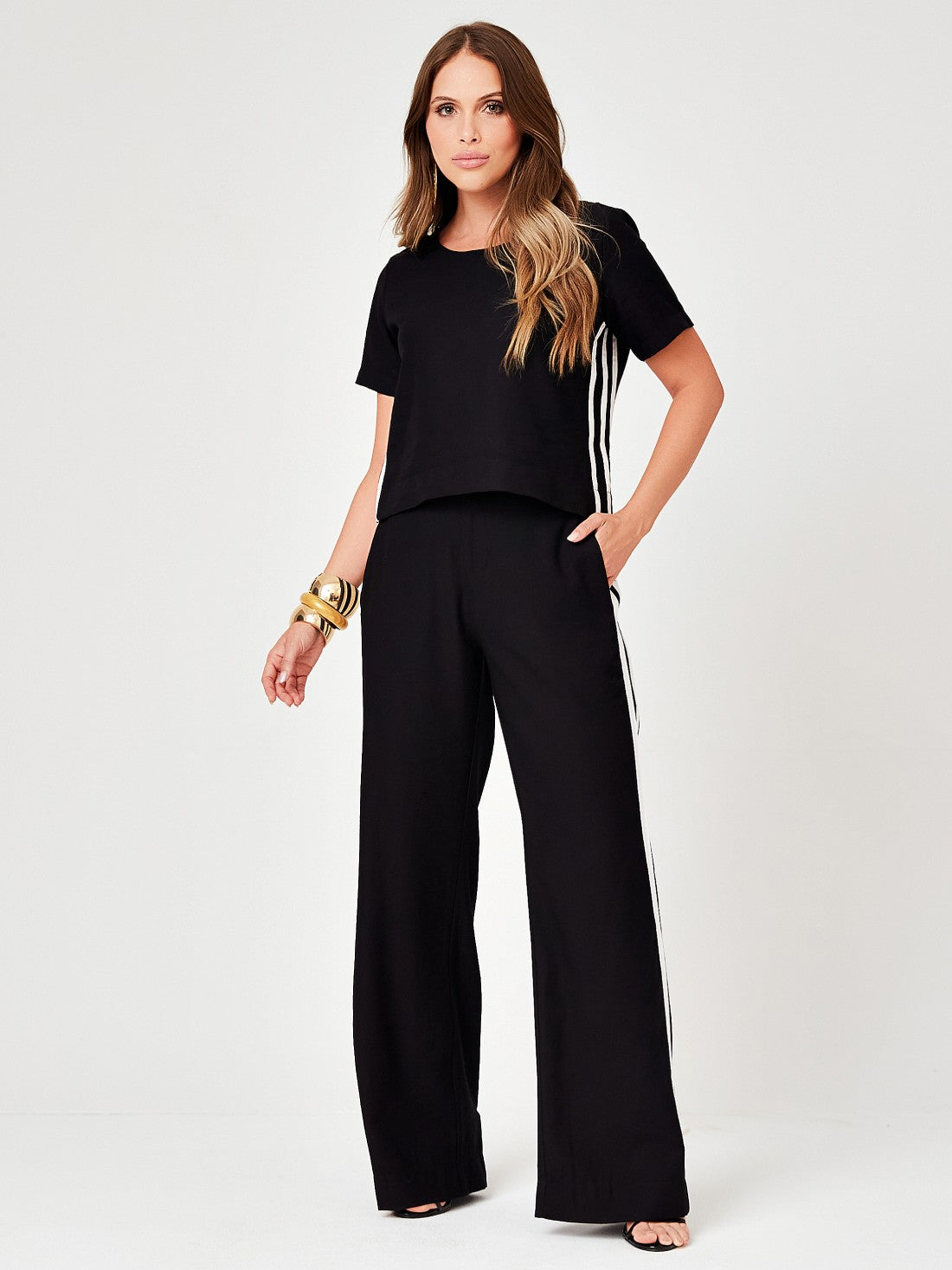 Conjunto Mamorena Blusa e Calça em Liocel com Detalhes de Faixas Laterais