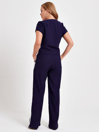 Conjunto Mamorena Blusa e Calça Reta em Alfaiataria Kali com Detalhe na Faixa Lateral