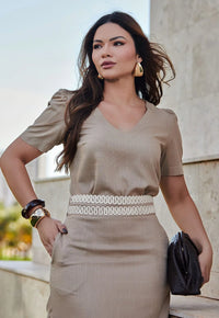 Conjunto Mamorena Blusa Manga Curta e Saia Midi em Linho com Detalhes na Cintura