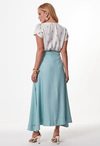 Conjunto Mamorena Blusa Manga Curta em Tecido Cora Estampada e Saia Midi Godê em Tecido Luna