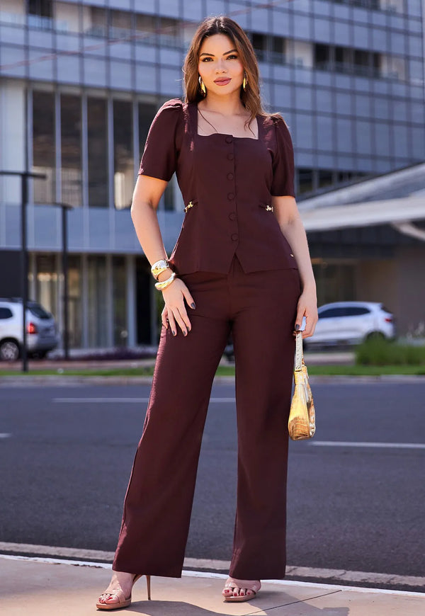 Conjunto Mamorena Colete de Manga Curta e Calça Reta em Liocel com Detalhes de Metal na Cintura