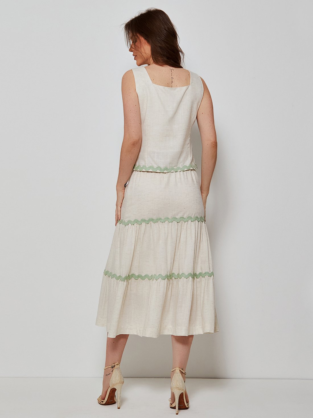 Conjunto Mamorena de Blusa e Saia Midi em Viscolinho com Sianinhas