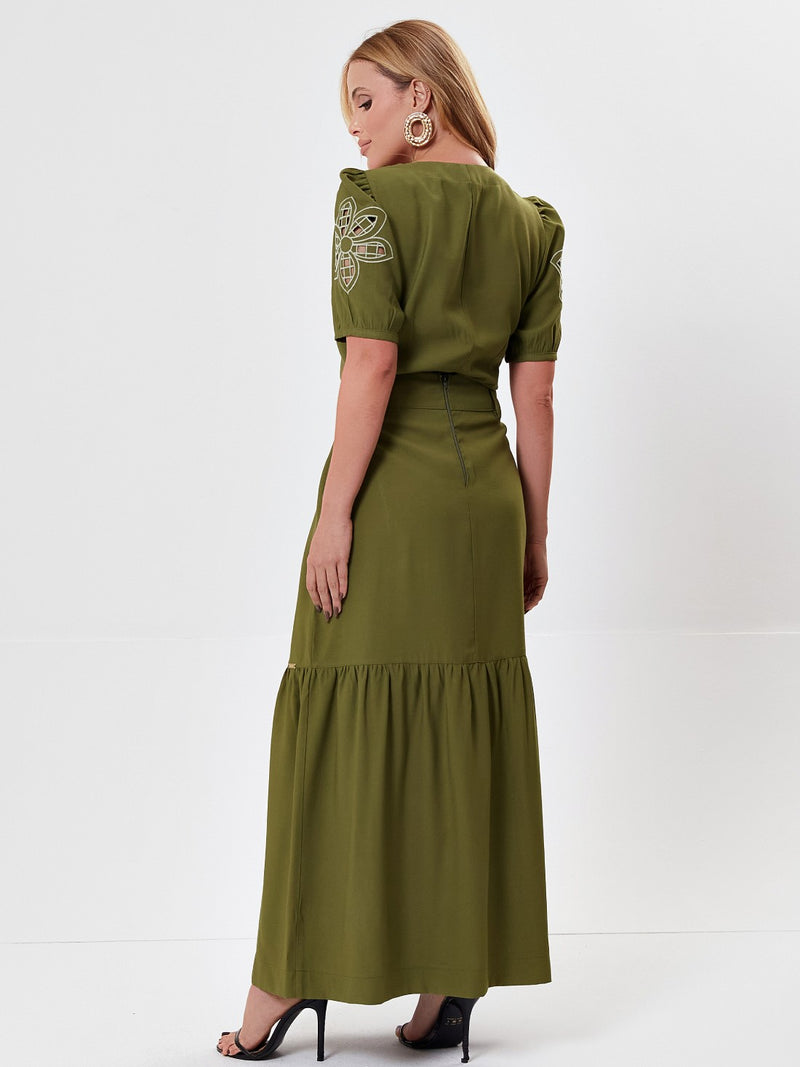 Conjunto Mamorena de Blusa Manga Curta Bordada e Saia Midi em Liocel