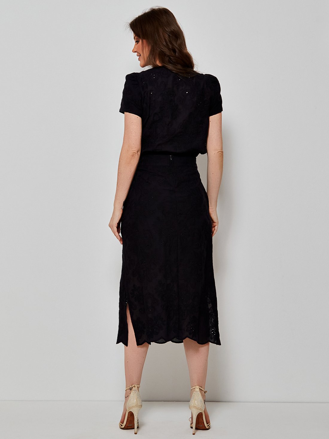 Conjunto Mamorena de Blusa Manga Curta e Saia Midi em Laise