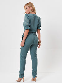 Conjunto Mamorena em Alfaiataria Toronto de Blusa Manga Curta com Bordado e Calça Skinny com Faixa do Mesmo Tecido