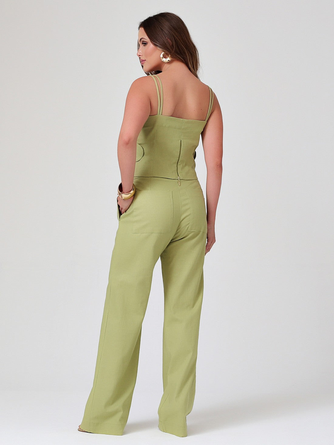 Conjunto Mamorena de Top com Flores Aplicadas e Calça Reta em Linho com Elastano