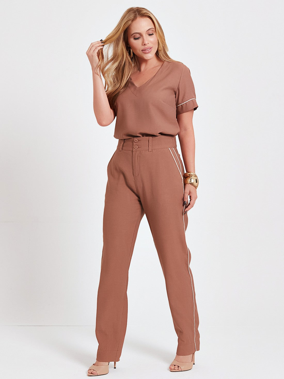 Conjunto Mamorena em Liocel de Blusa e Calça com Detalhes em Vivos