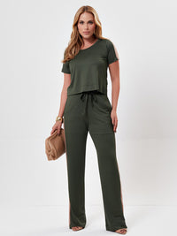 Conjunto Mamorena em Malha New Stardust de Blusa de Manga Curta com Calça Reta em Duas Cores