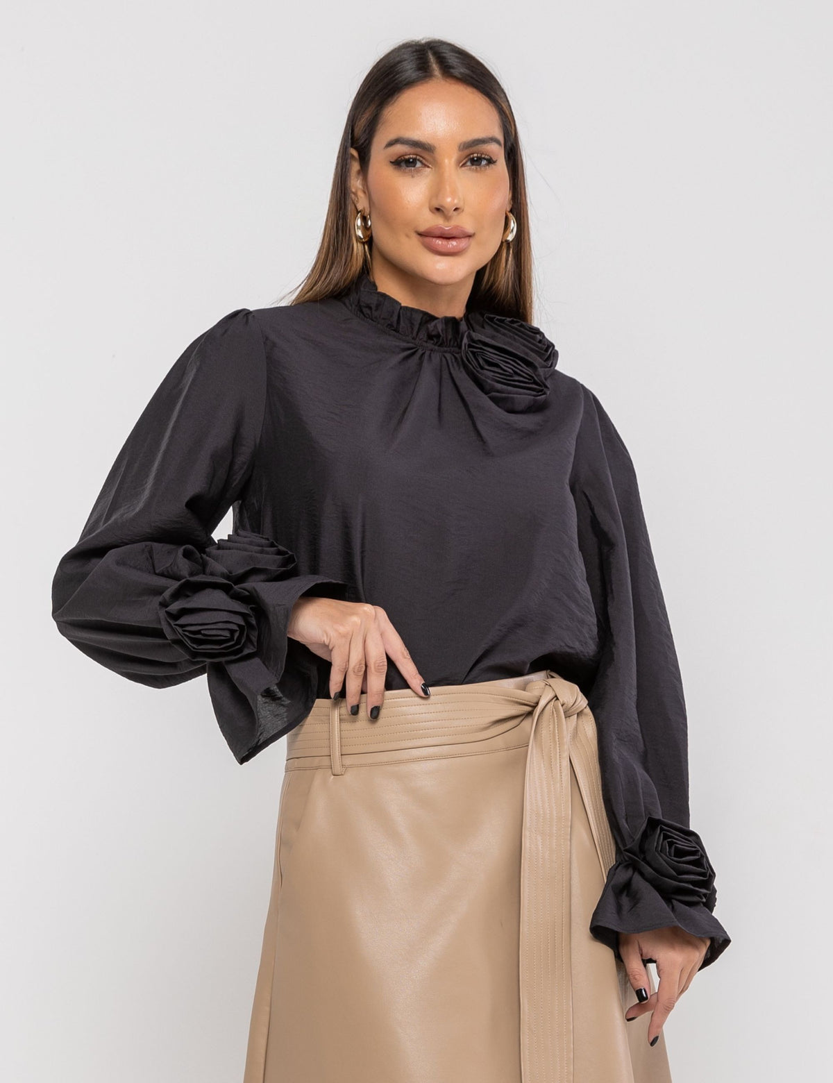Blusa Detalhe Flores Margô - Preta