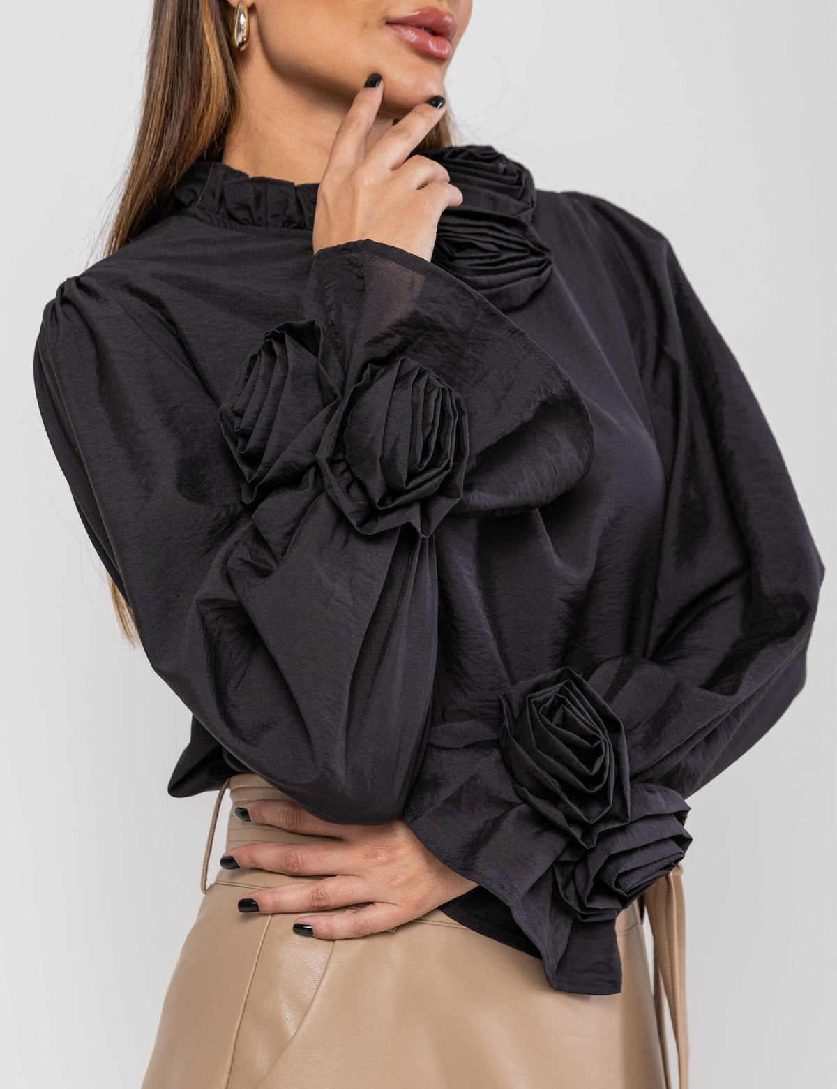 Blusa Detalhe Flores Margô - Preta