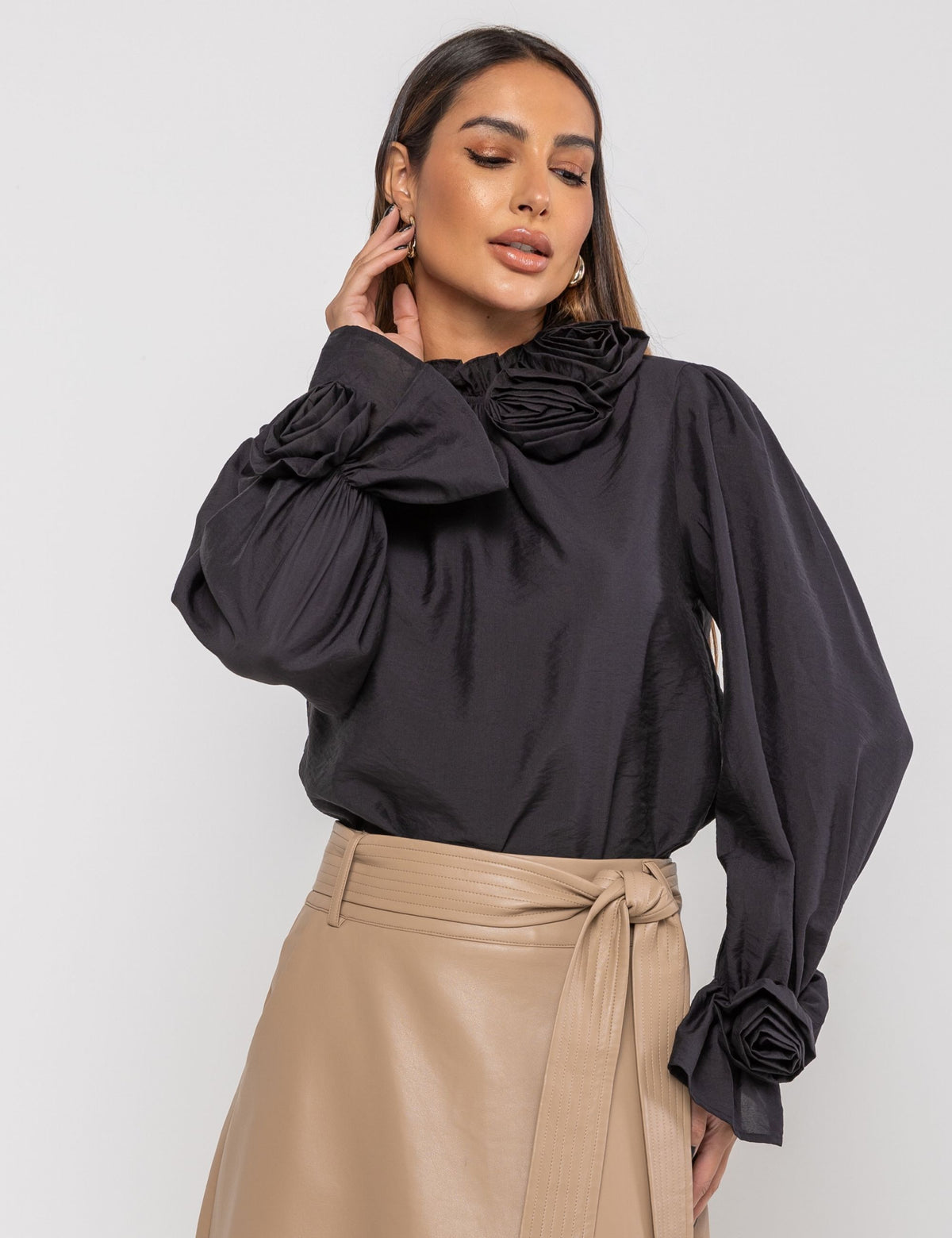 Blusa Detalhe Flores Margô - Preta