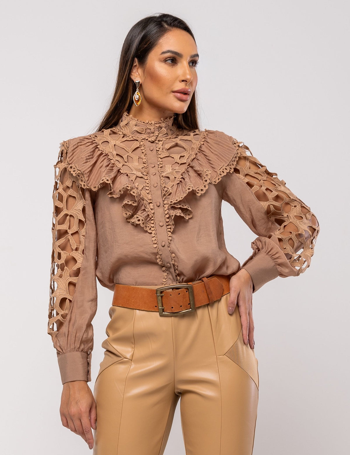 Camisa Viscose Babados Vanessa - Cáqui