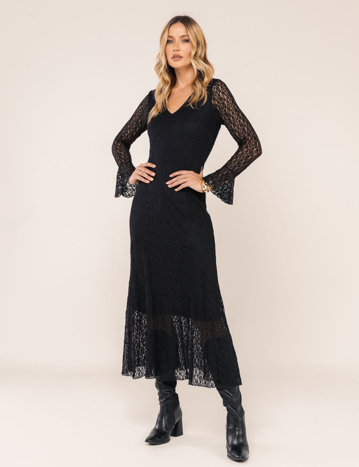 Vestido em Renda Sabrina - Preto