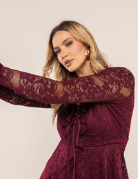 Vestido em Renda Lavínia - Vinho